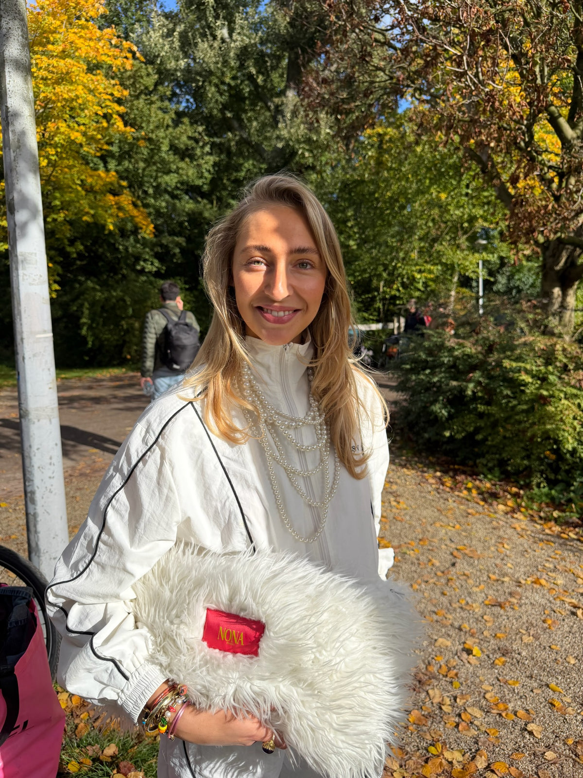 LIESKE X NONA CLUTCH - WHITE