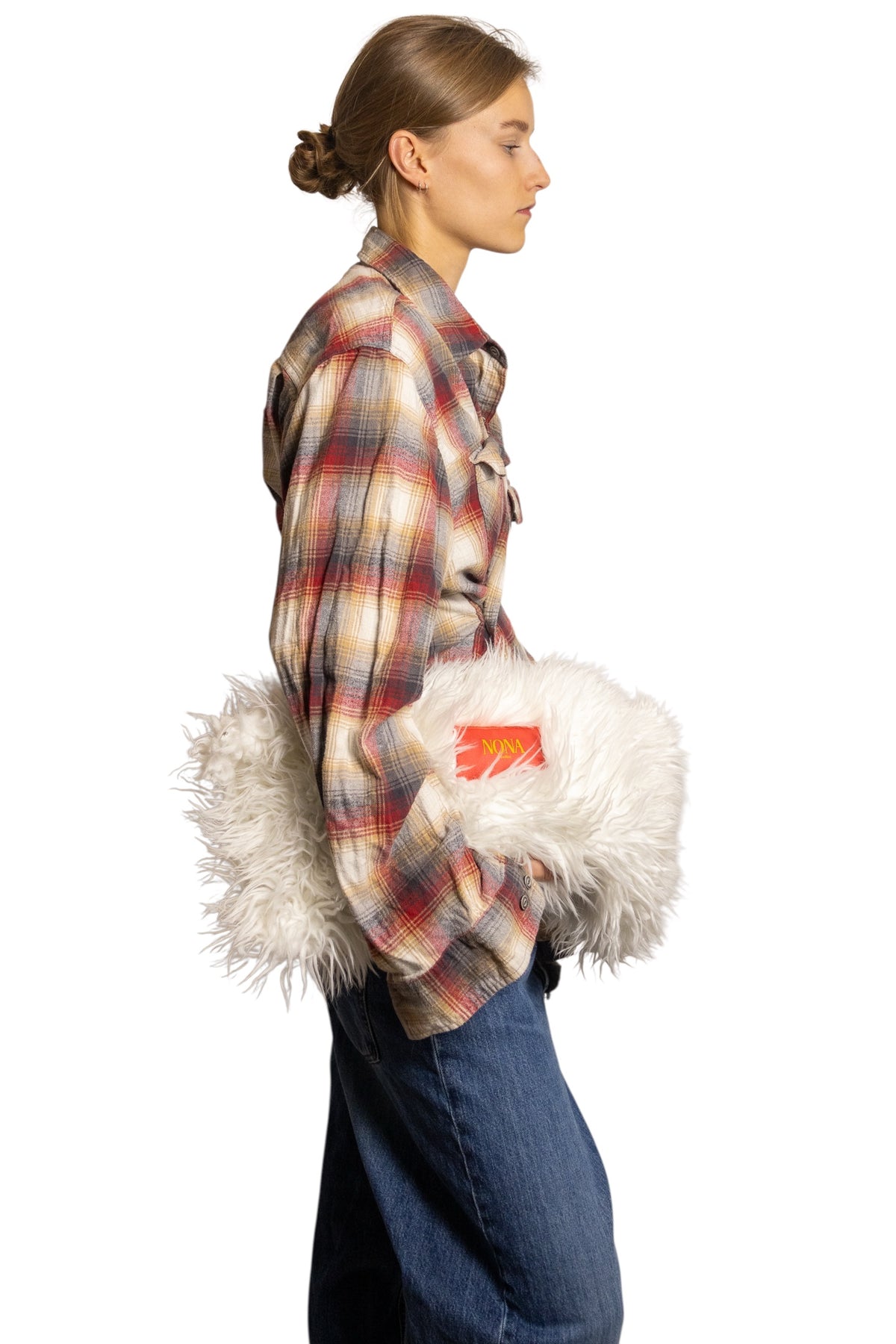 LIESKE X NONA CLUTCH - WHITE
