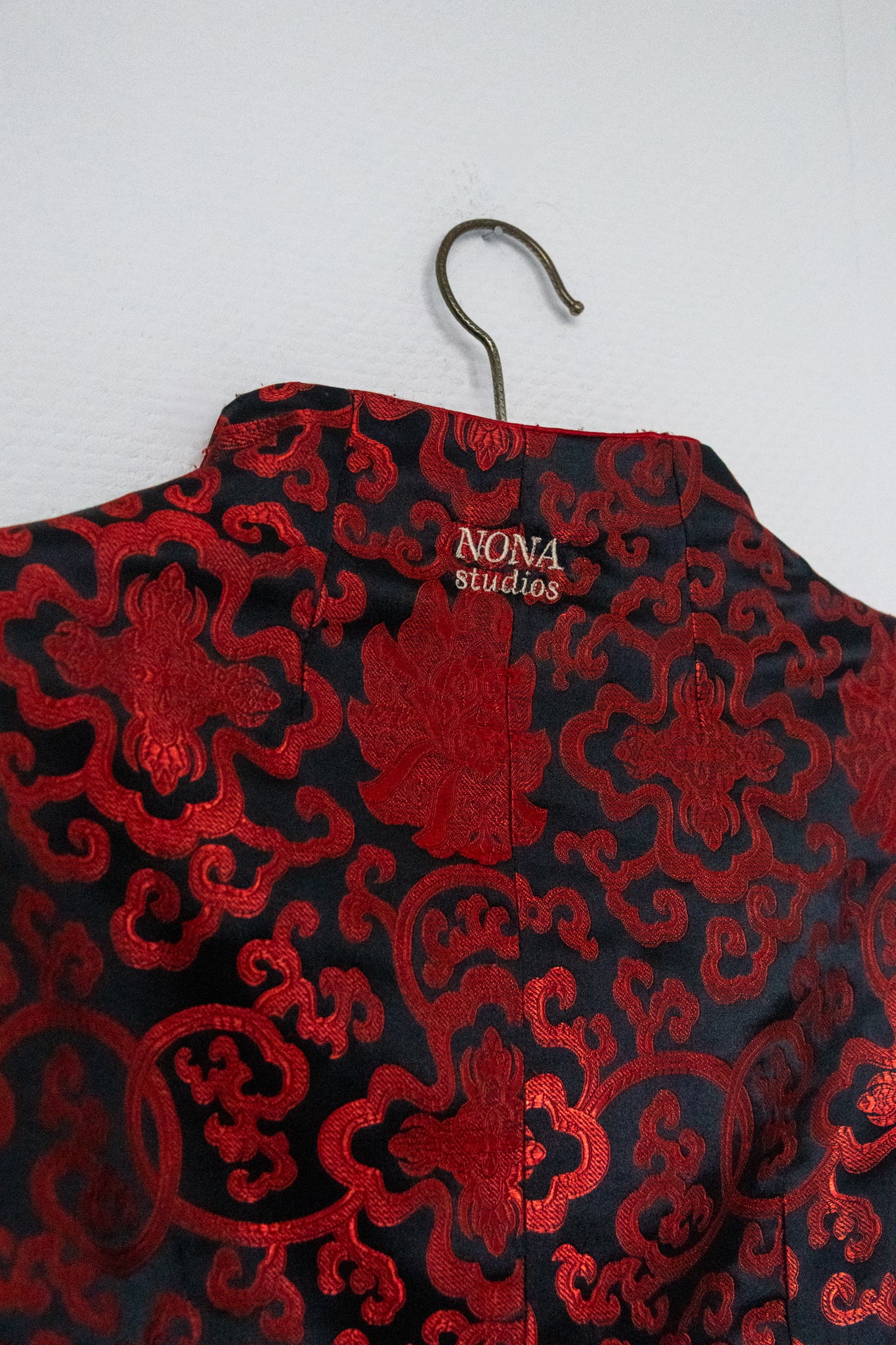UNIQUE TOP - black red